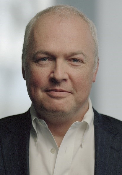 Portrait of Oliver Ratzesberger